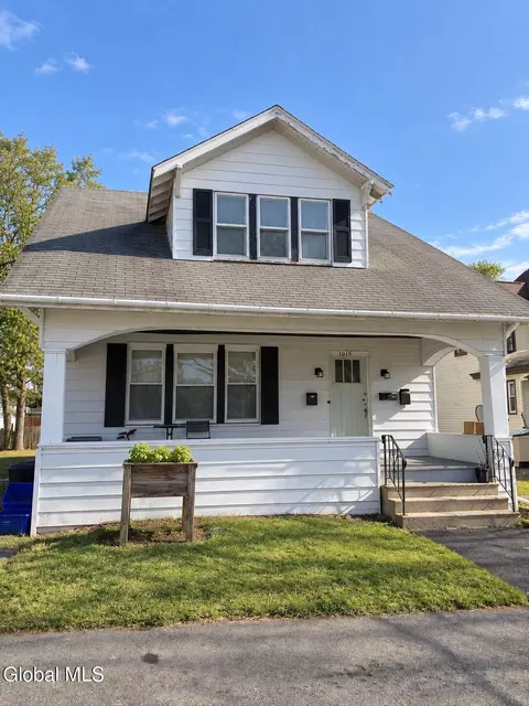 1015 Washington Ave, Rensselaer, NY 12144