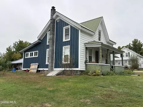 12 Waldo Pl, Port Henry, NY 12974