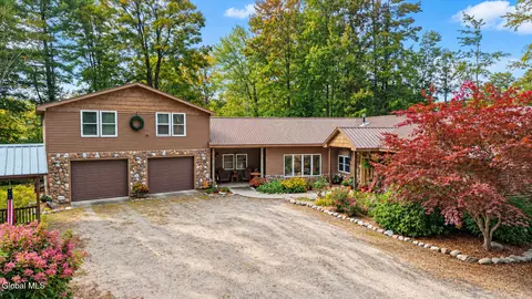 4255-4259 Glendale Rd, Pottersville, NY 12860