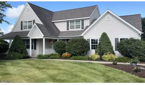 16 Francis Dr, Wynantskill, NY 12198