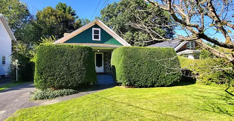 9 Middlesex Rd, East Greenbush, NY 12061