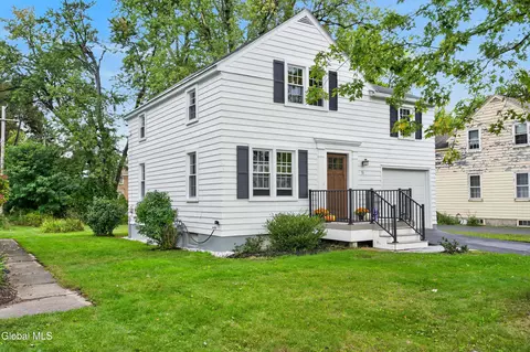 51 Nathaniel Blvd, Delmar, NY 12054