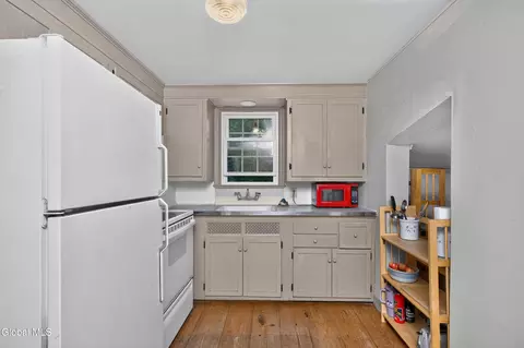Kitchen - 51 Nathaniel Blvd, Delmar, NY 12054 photo 1 of 3