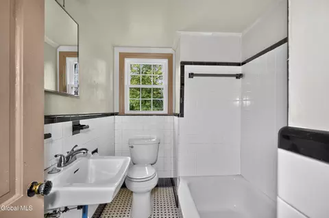 Bath - 51 Nathaniel Blvd, Delmar, NY 12054 photo 1 of 2