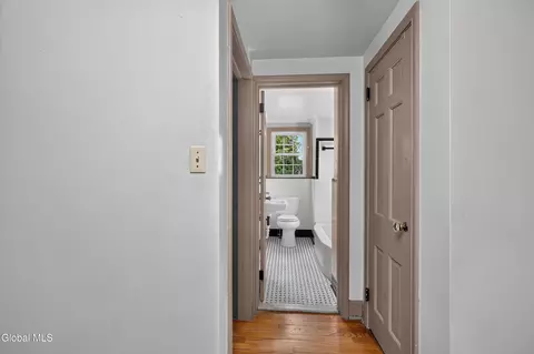 Entry Way - 51 Nathaniel Blvd, Delmar, NY 12054 photo 6 of 7