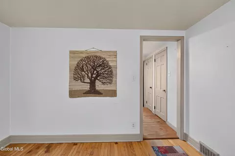 Entry Way - 51 Nathaniel Blvd, Delmar, NY 12054 photo 4 of 7