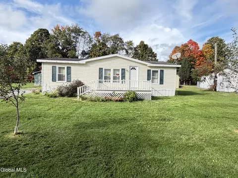 9 Spring Valley Ln, Cambridge, NY 12816