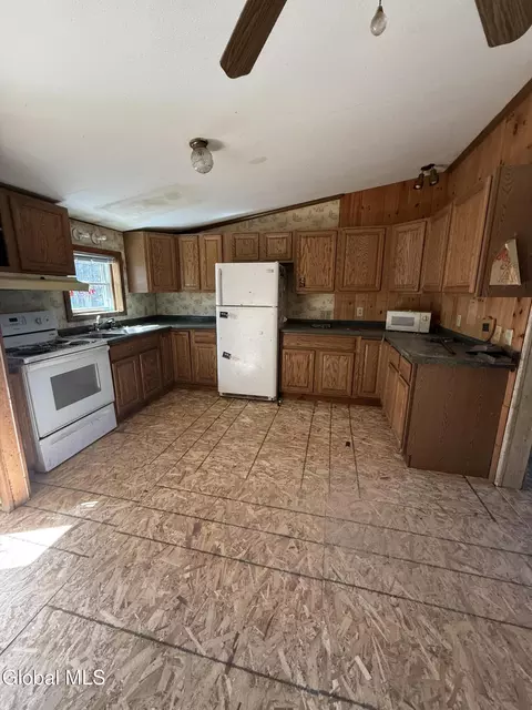 Kitchen - 7 Covered Bridge Ln, Jay, NY 12941 photo 1 of 1