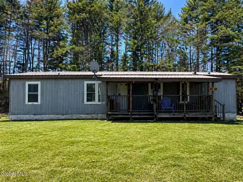 7 Covered Bridge Ln, Jay, NY 12941