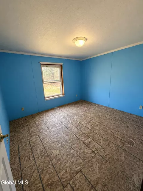 Bedroom - 7 Covered Bridge Ln, Jay, NY 12941 photo 3 of 4