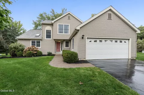 33 Capitol Pl, Rensselaer, NY 12144