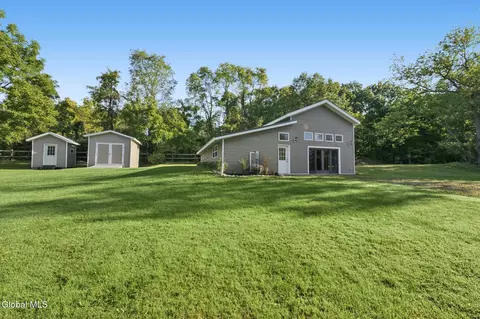 21 Teal Rd, Averill Park, NY 12018