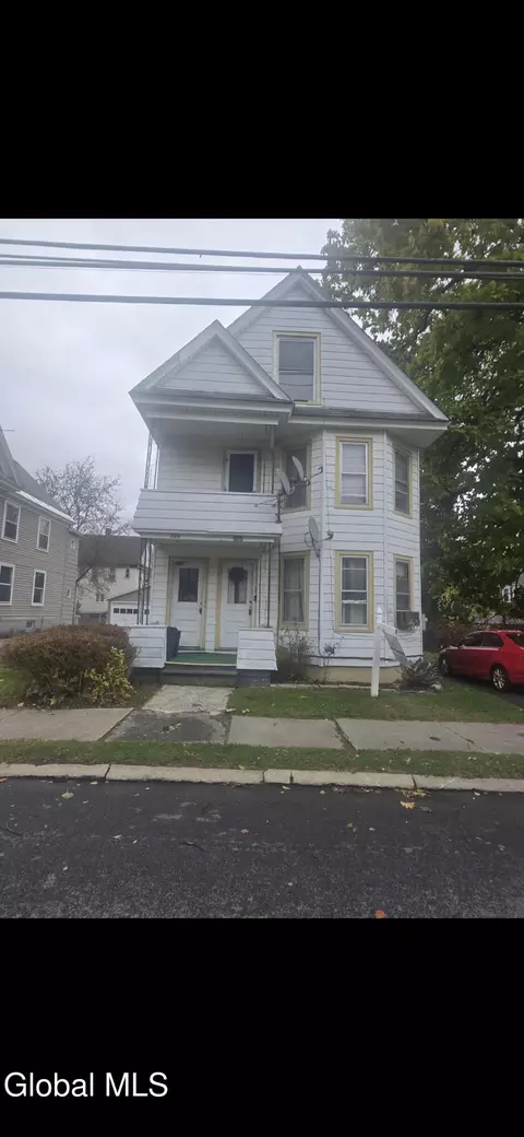 387-389 Locust Ave, Amsterdam, NY 12010