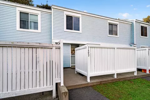 1602 Rockport Ct, East Greenbush, NY 12061