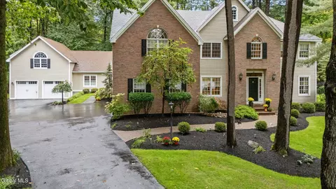 104 Blockhouse Creek Ct, Albany, NY 12203
