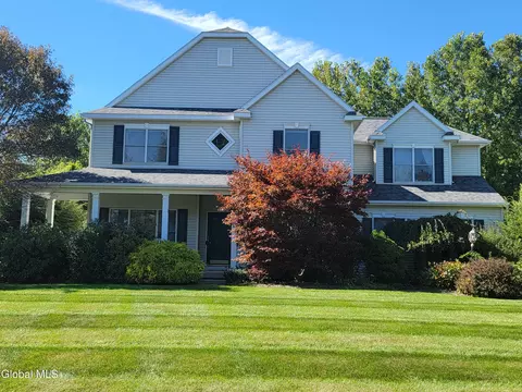 42 Heather Dr, Clifton Park, NY 12065