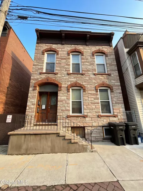 466 1st St, Troy, NY 12180