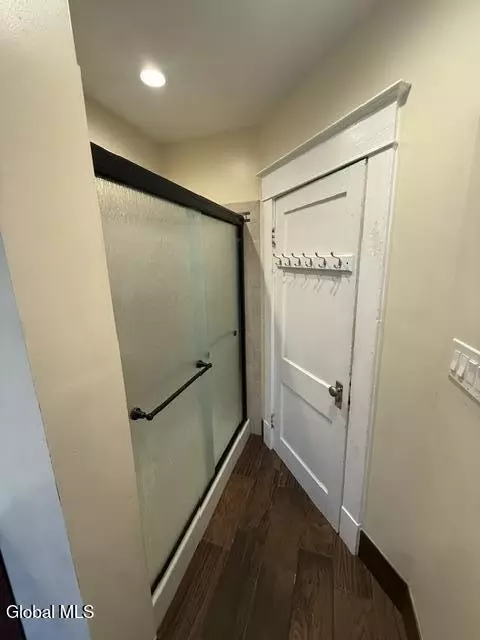 Bath - 71 Hollywood Ave, Albany, NY 12208 photo 3 of 3