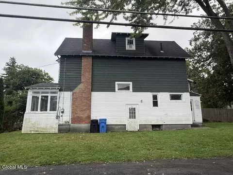 Exterior - 71 Hollywood Ave, Albany, NY 12208 photo 2 of 2