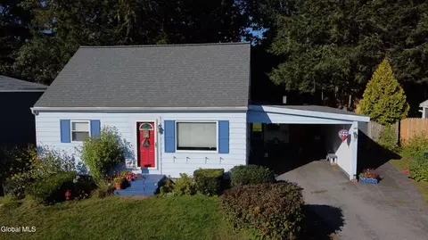 5 N Greenway, Queensbury, NY 12804