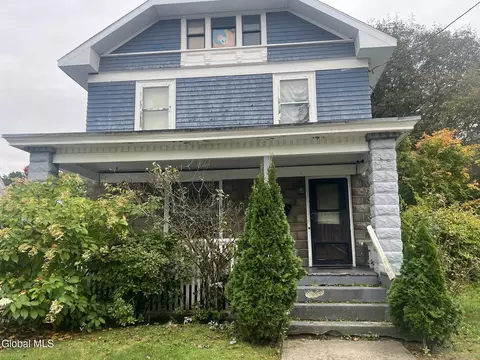 38 Willow St, Hudson Falls, NY 12839