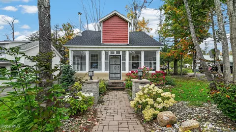 125 Lakeview Ave, Caroga Lake, NY 12032