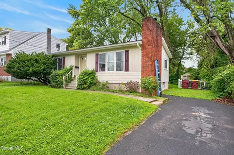 41 New York Ave, Rensselaer, NY 12144
