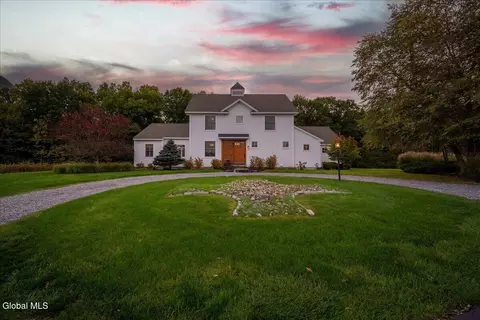 13 Saratoga Farm Rd, Malta, NY 12020
