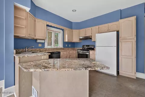 Kitchen - 1125 Trinity Ave, Schenectady, NY 12306 photo 4 of 5