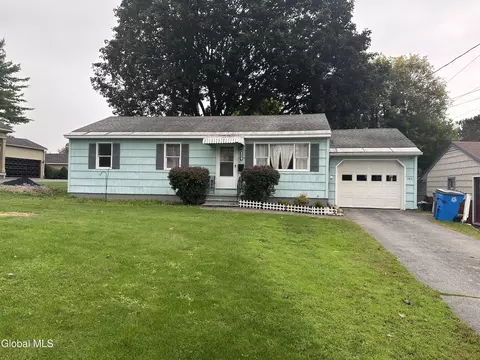 345 W Main St, Johnstown, NY 12095