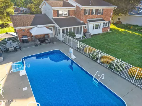 Exterior - 1004 Tomahawk Trl, Glenville, NY 12302 photo 11 of 16