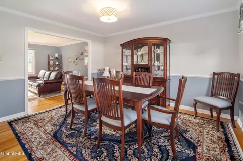Dining - 1004 Tomahawk Trl, Glenville, NY 12302 photo 2 of 4