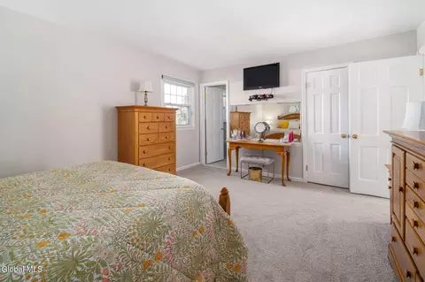Bedroom - 1004 Tomahawk Trl, Glenville, NY 12302 photo 9 of 9