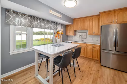 Kitchen - 1004 Tomahawk Trl, Glenville, NY 12302 photo 1 of 4