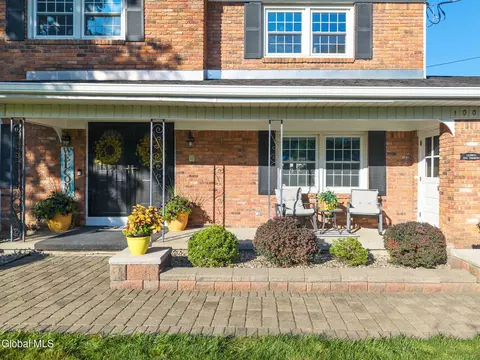 Exterior - 1004 Tomahawk Trl, Glenville, NY 12302 photo 4 of 16