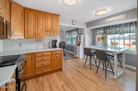 Kitchen - 1004 Tomahawk Trl, Glenville, NY 12302 photo 4 of 4