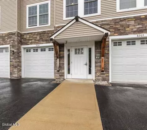 8304 Admirals Walk Dr, Cohoes, NY 12047