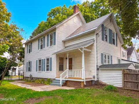 9 Flandreaux Ave, Glens Falls, NY 12801