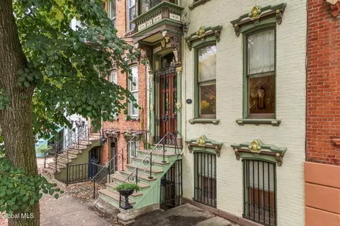 165 Lancaster St, Albany, NY 12210