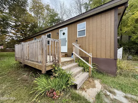 35 Burdick Ave, Warrensburg, NY 12885