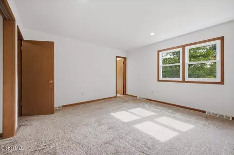 Bedroom - 1 Starboard Ct, Waterford, NY 12188 photo 3 of 6