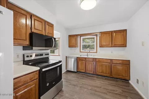 Kitchen - 1 Starboard Ct, Waterford, NY 12188 photo 1 of 4