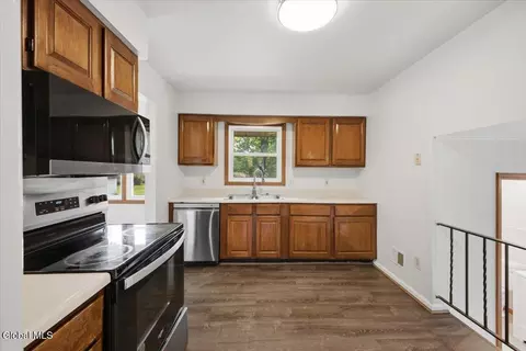 Kitchen - 1 Starboard Ct, Waterford, NY 12188 photo 2 of 4