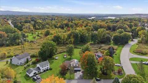 View/Area - 1 Starboard Ct, Waterford, NY 12188 photo 3 of 6