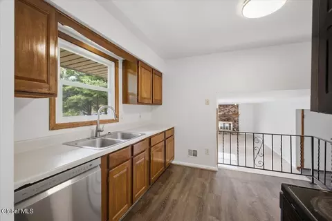 Kitchen - 1 Starboard Ct, Waterford, NY 12188 photo 3 of 4