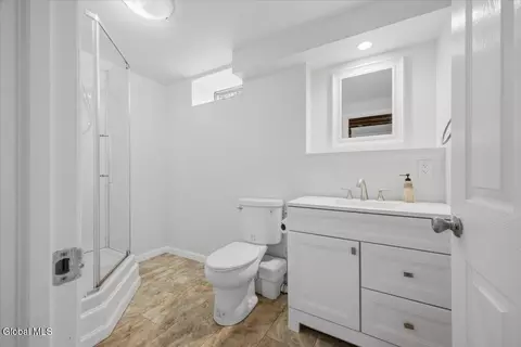 Bath - 1 Starboard Ct, Waterford, NY 12188 photo 4 of 4