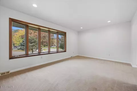 Living - 1 Starboard Ct, Waterford, NY 12188 photo 2 of 5