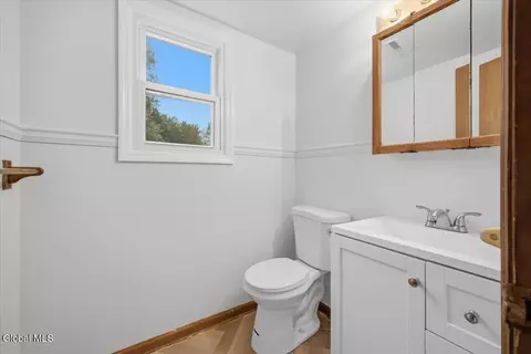 Bath - 1 Starboard Ct, Waterford, NY 12188 photo 3 of 4