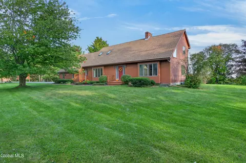 1276 Upper Gregg Rd, Schenectady, NY 12306