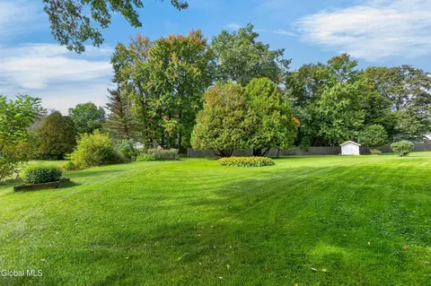 Exterior - 19 Stephen Rd, Schenectady, NY 12302 photo 4 of 13
